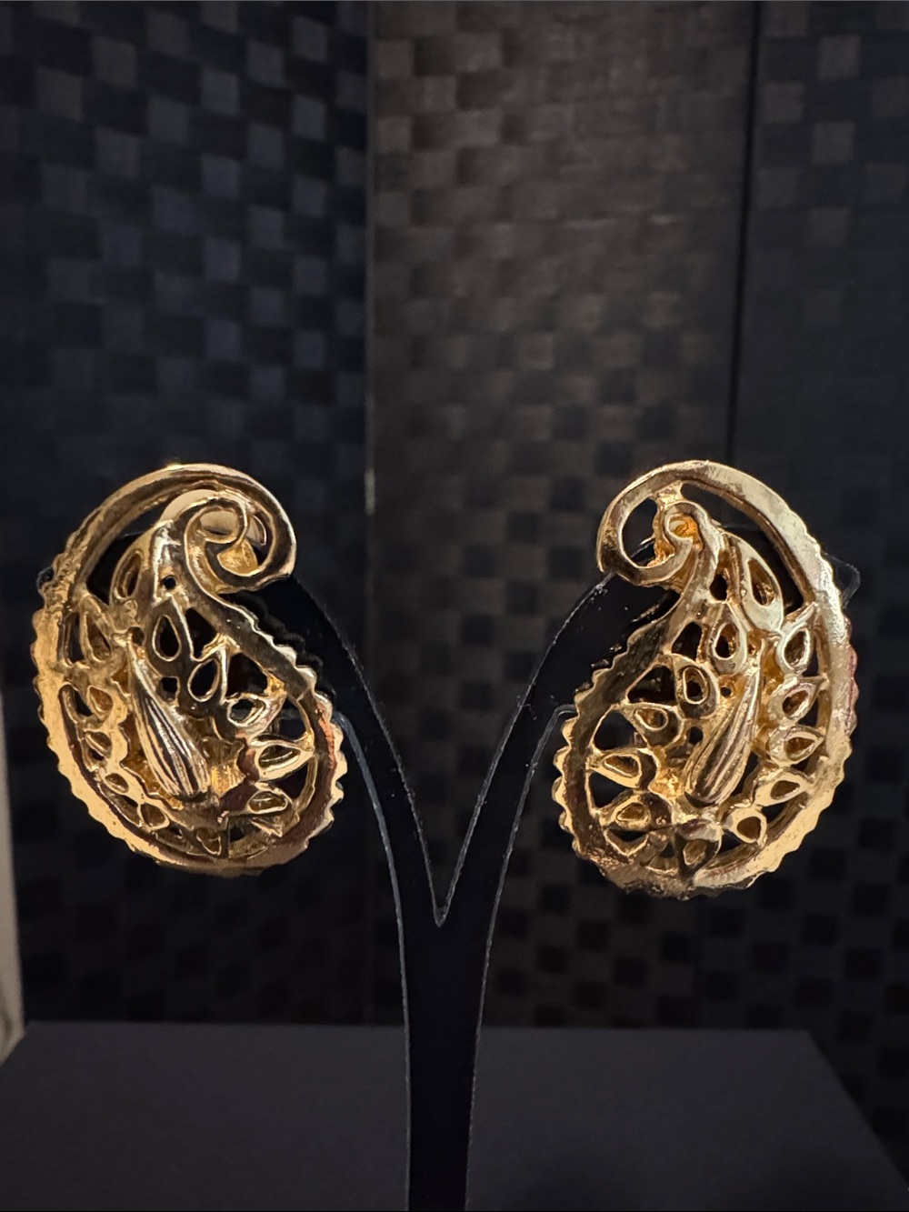Gold Paisley Filigree Clip-On Earrings - Women Jewelry